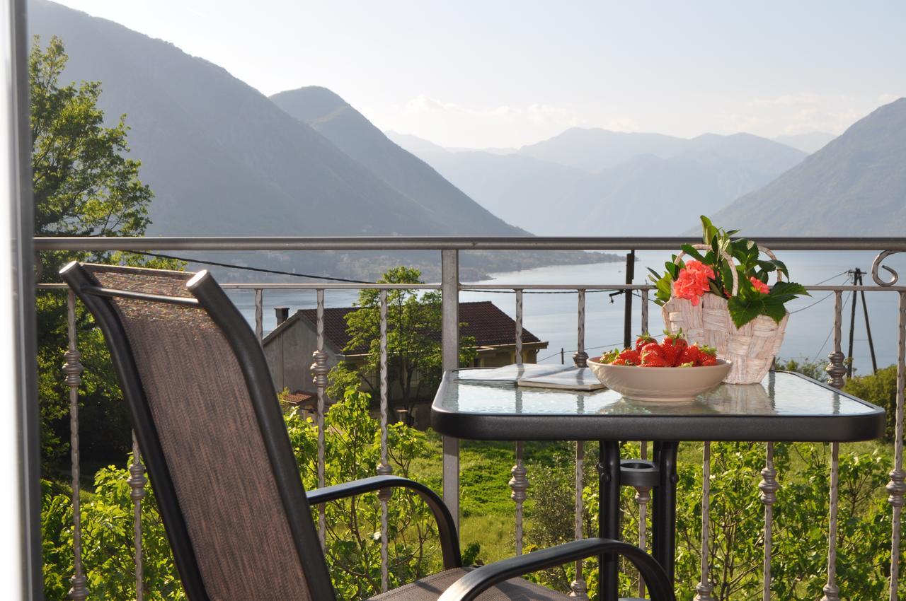 Apartment Maritimo Kotor Buitenkant foto