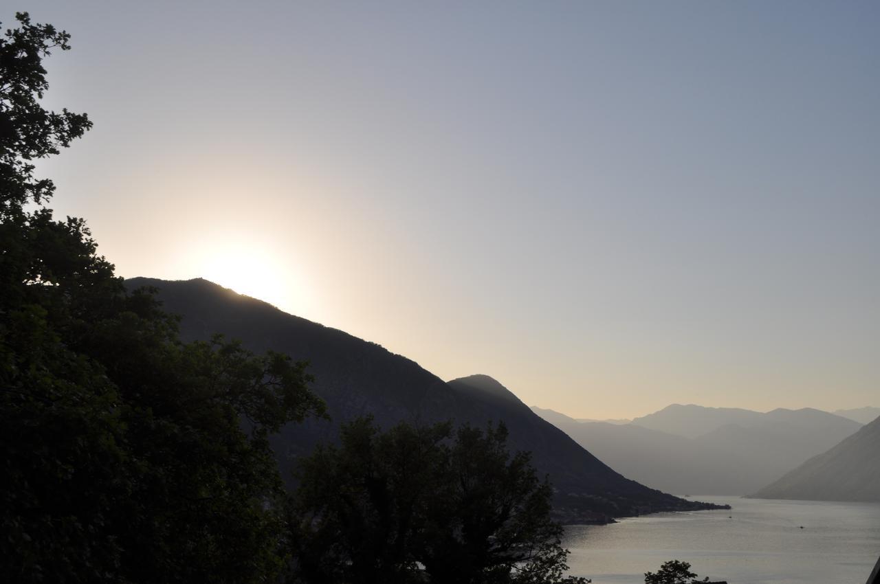 Apartment Maritimo Kotor Buitenkant foto