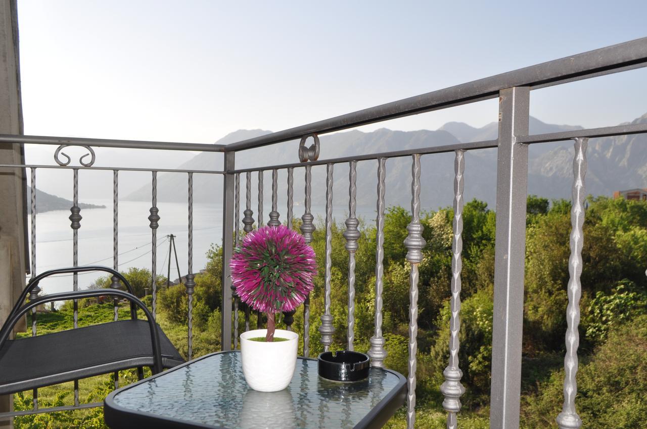 Apartment Maritimo Kotor Buitenkant foto