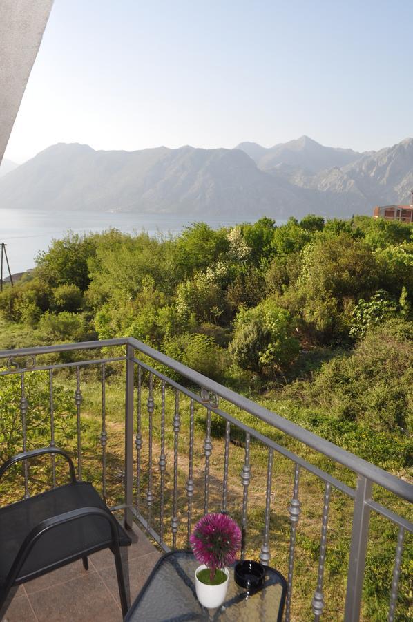 Apartment Maritimo Kotor Buitenkant foto