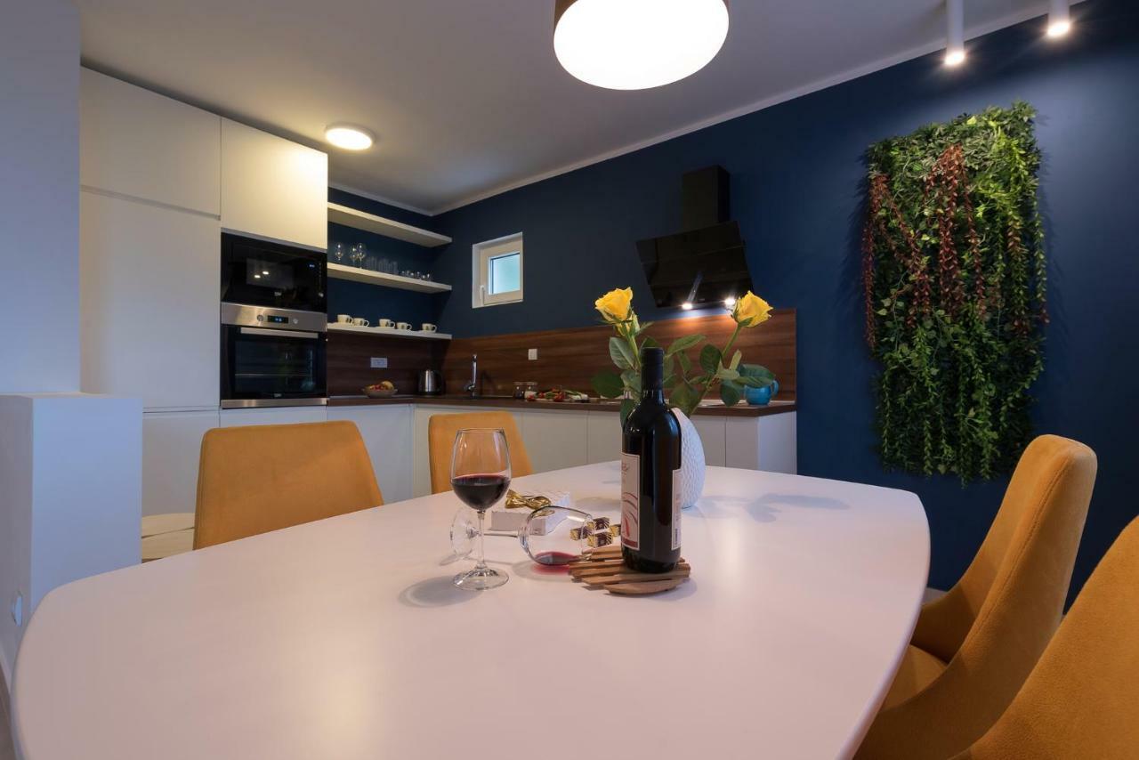 Apartment Maritimo Kotor Buitenkant foto