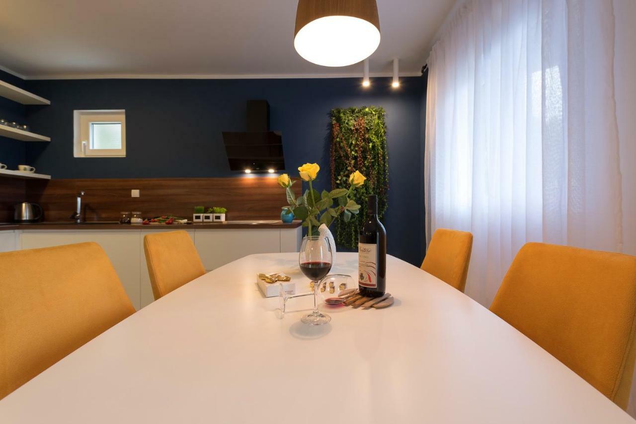 Apartment Maritimo Kotor Buitenkant foto